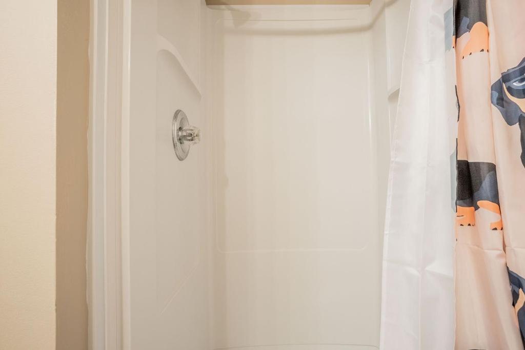 Bear Show 1st Floor 2br * Family Pools Wifi Apartment