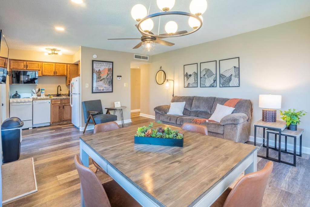 Apartment Bear Show 1st Floor 2br * Family Pools Wifi