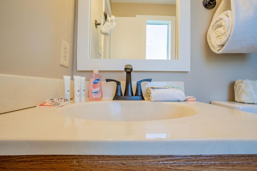 Apartment Bear Show 1st Floor 2br * Family Pools Wifi Gatlinburg