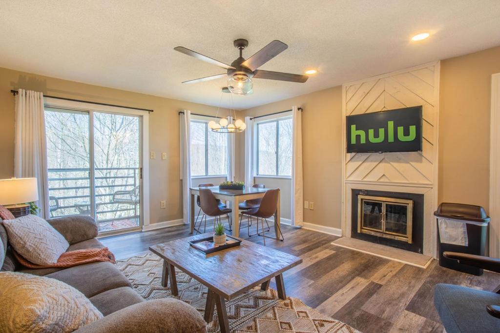 Bear Show 1st Floor 2br * Family Pools Wifi Apartment *