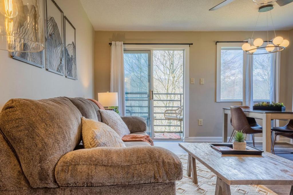 Apartment Bear Show 1st Floor 2br * Family Pools Wifi Gatlinburg