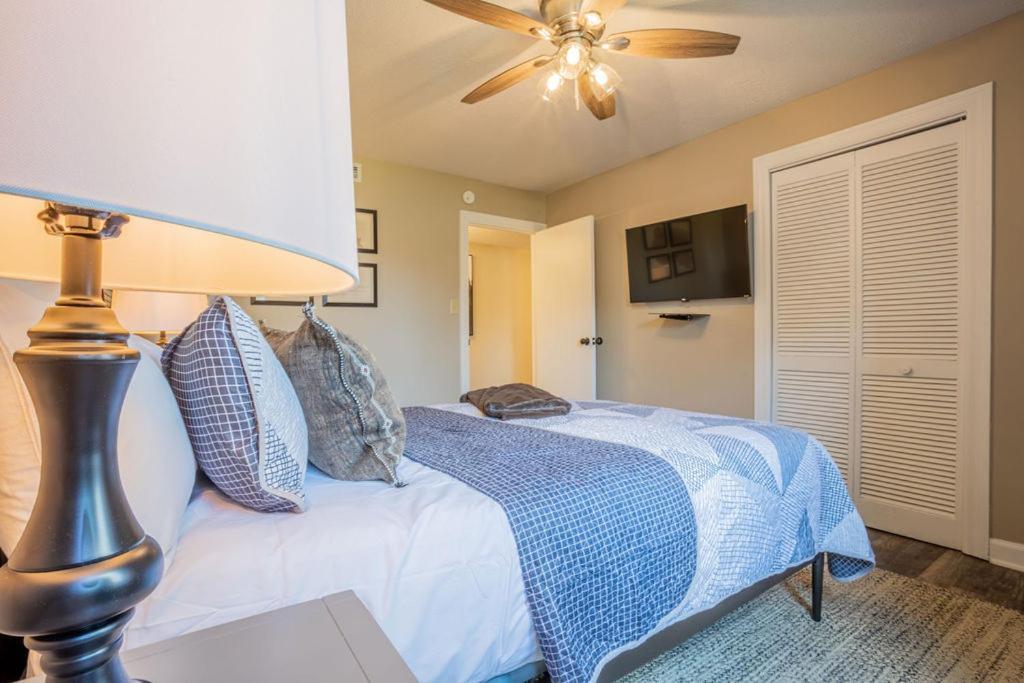Apartment Bear Show 1st Floor 2br * Family Pools Wifi Gatlinburg