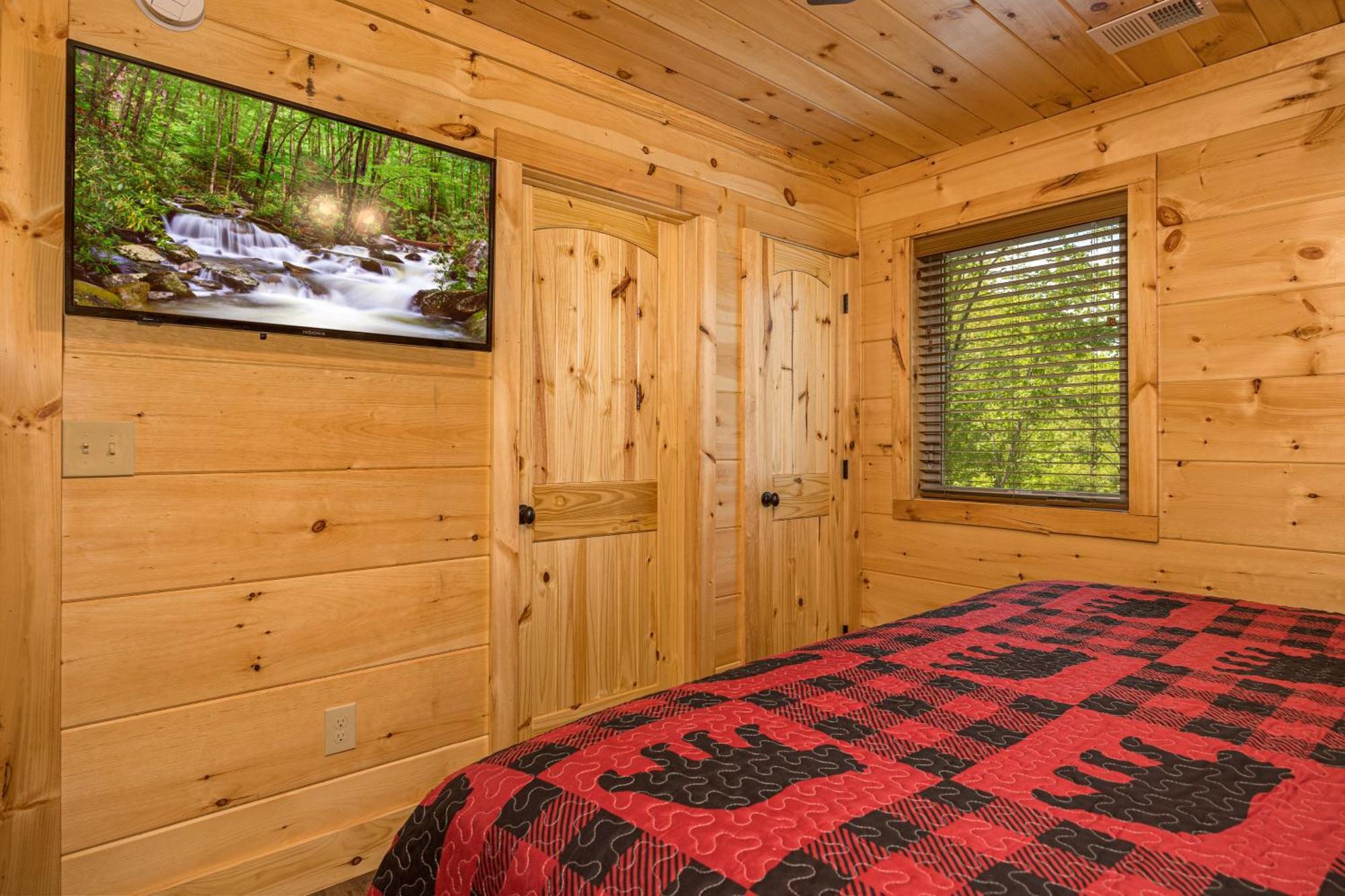 Hidden Gem For Up To 10 With Wi-fi, Game Room, Hot Tub And Swim Spa, Close To Town, Private * Gatlinburg