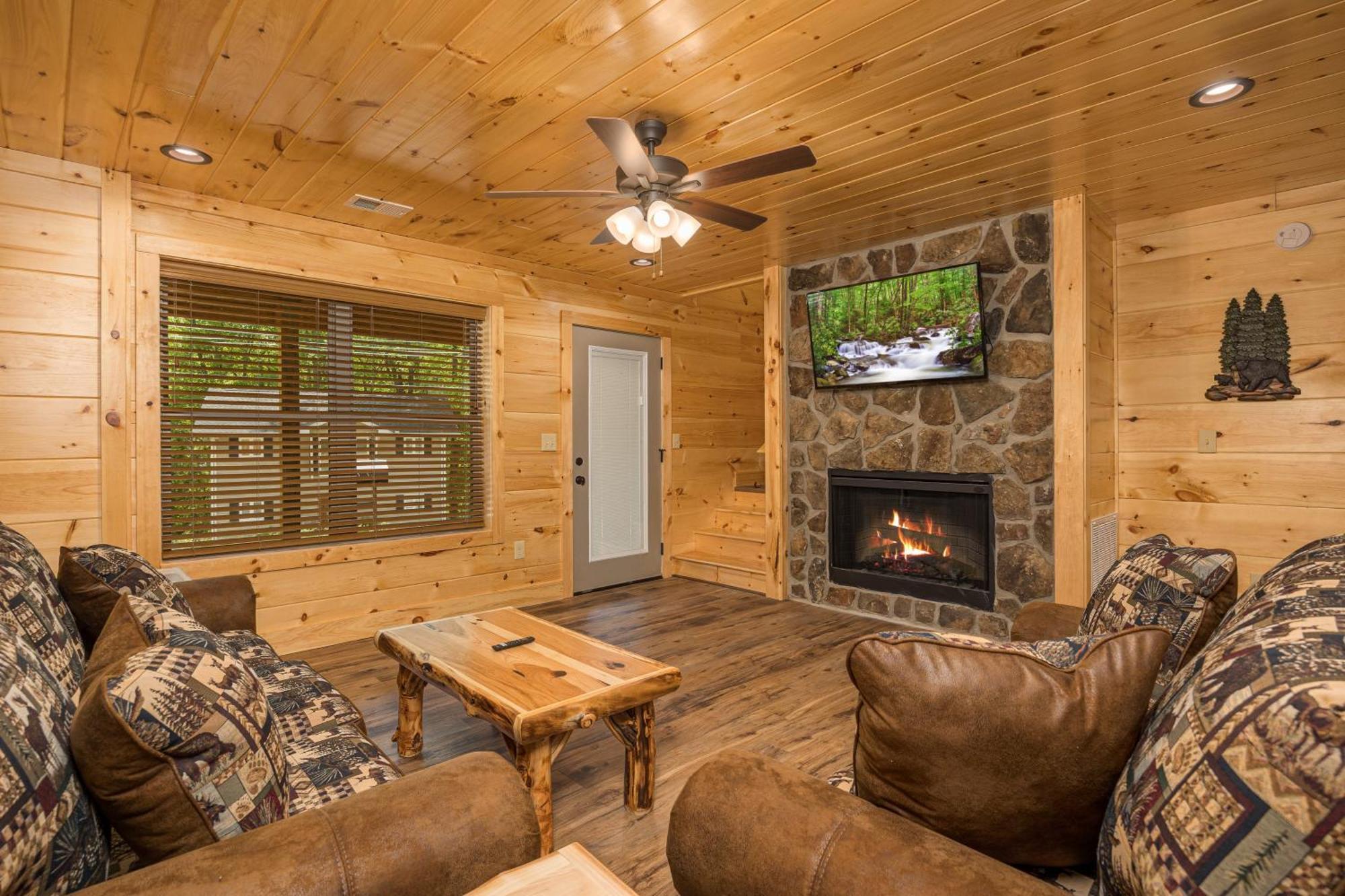 Hidden Gem For Up To 10 With Wi-fi, Game Room, Hot Tub And Swim Spa, Close To Town, Private