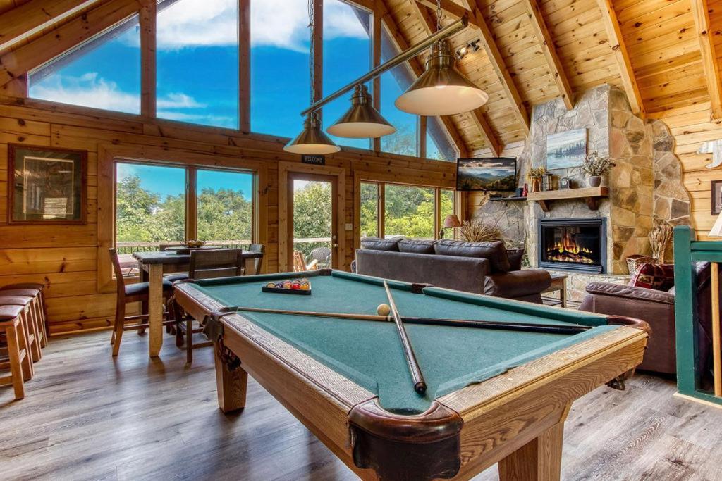View Chalet, Hot Tub, 1089 Of Free Attraction Tickets For Each Paid Day, Dollywood And More! * Gatlinburg