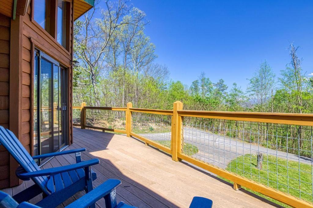 Heavenly View, 1089 Of Free Attraction Tickets For Each Paid Day, Dollywood And More, Pool! Gatlinburg