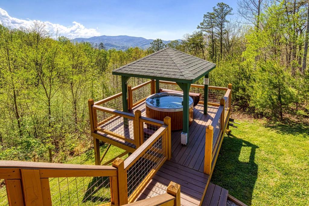 Heavenly View, 1089 Of Free Attraction Tickets For Each Paid Day, Dollywood And More, Pool! Gatlinburg