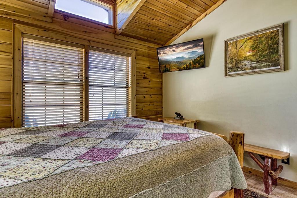 Holiday home Heavenly View, 1089 Of Free Attraction Tickets For Each Paid Day, Dollywood And More, Pool! Gatlinburg