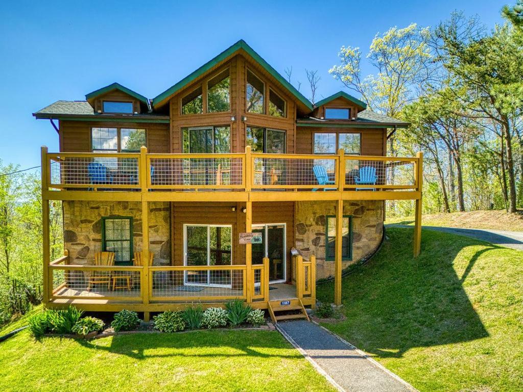 Holiday home Heavenly View, 1089 Of Free Attraction Tickets For Each Paid Day, Dollywood And More, Pool!
