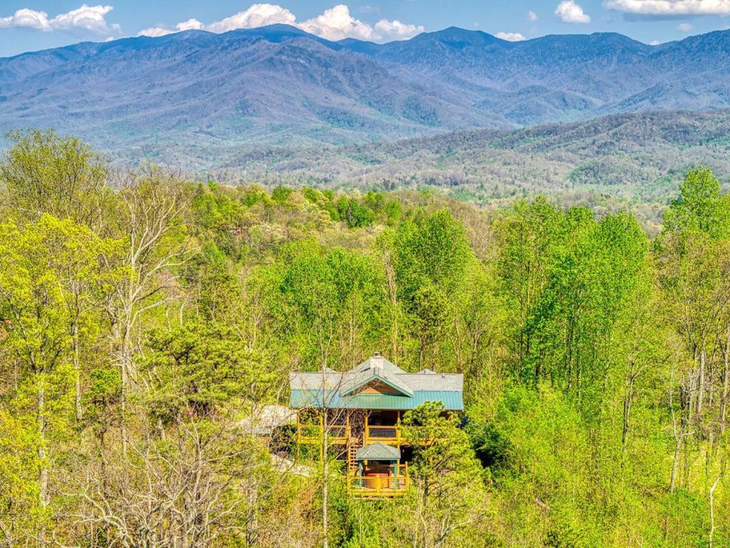 Heavenly View, 1089 Of Free Attraction Tickets For Each Paid Day, Dollywood And More, Pool! Gatlinburg