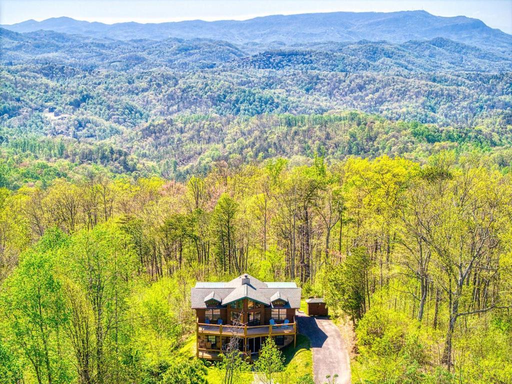 Heavenly View, 1089 Of Free Attraction Tickets For Each Paid Day, Dollywood And More, Pool!