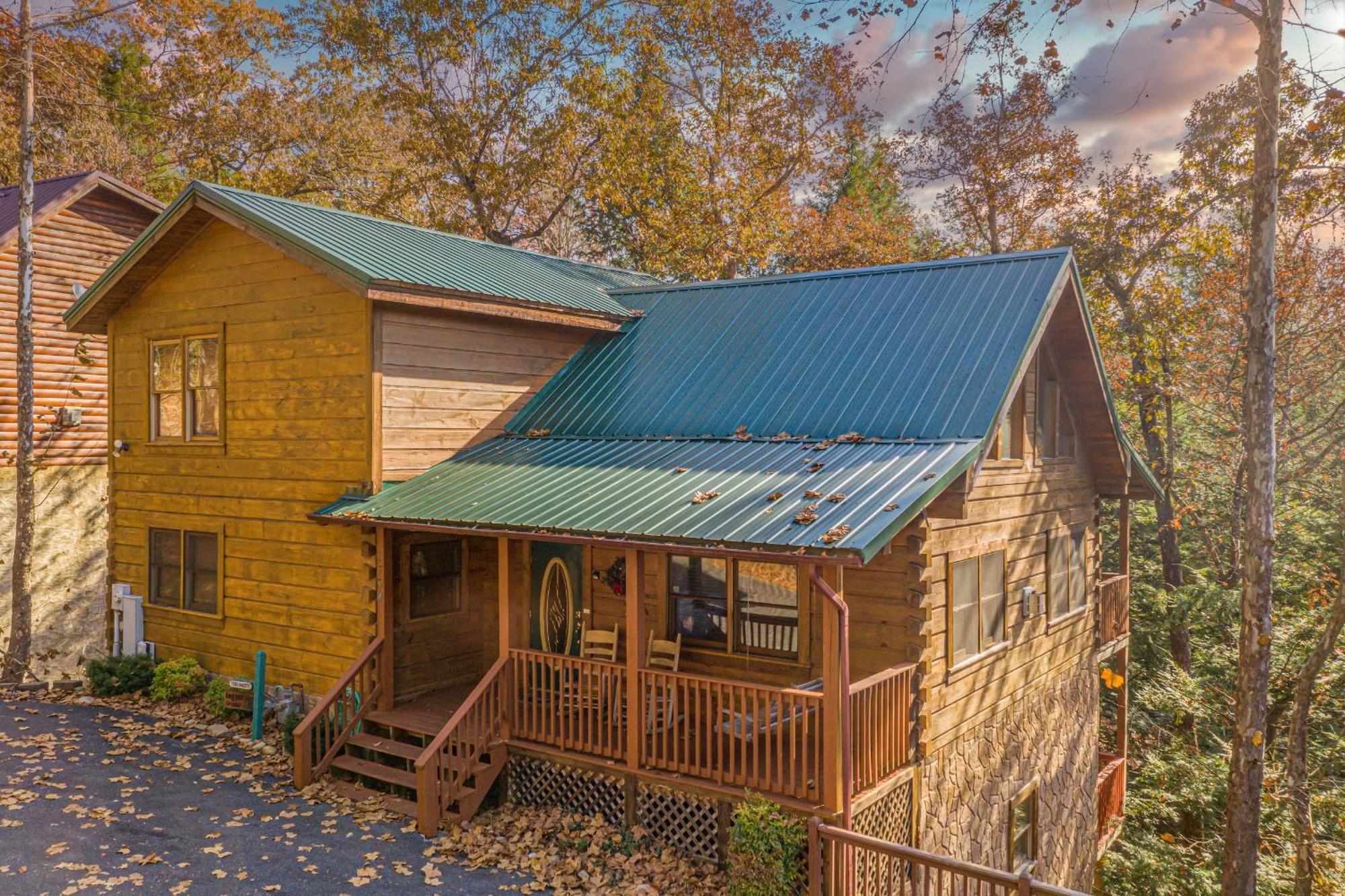 Holiday home Log Inn, 5 Bed 3 Bath Group In With Game And Hot Tub, Seasonal Pool *