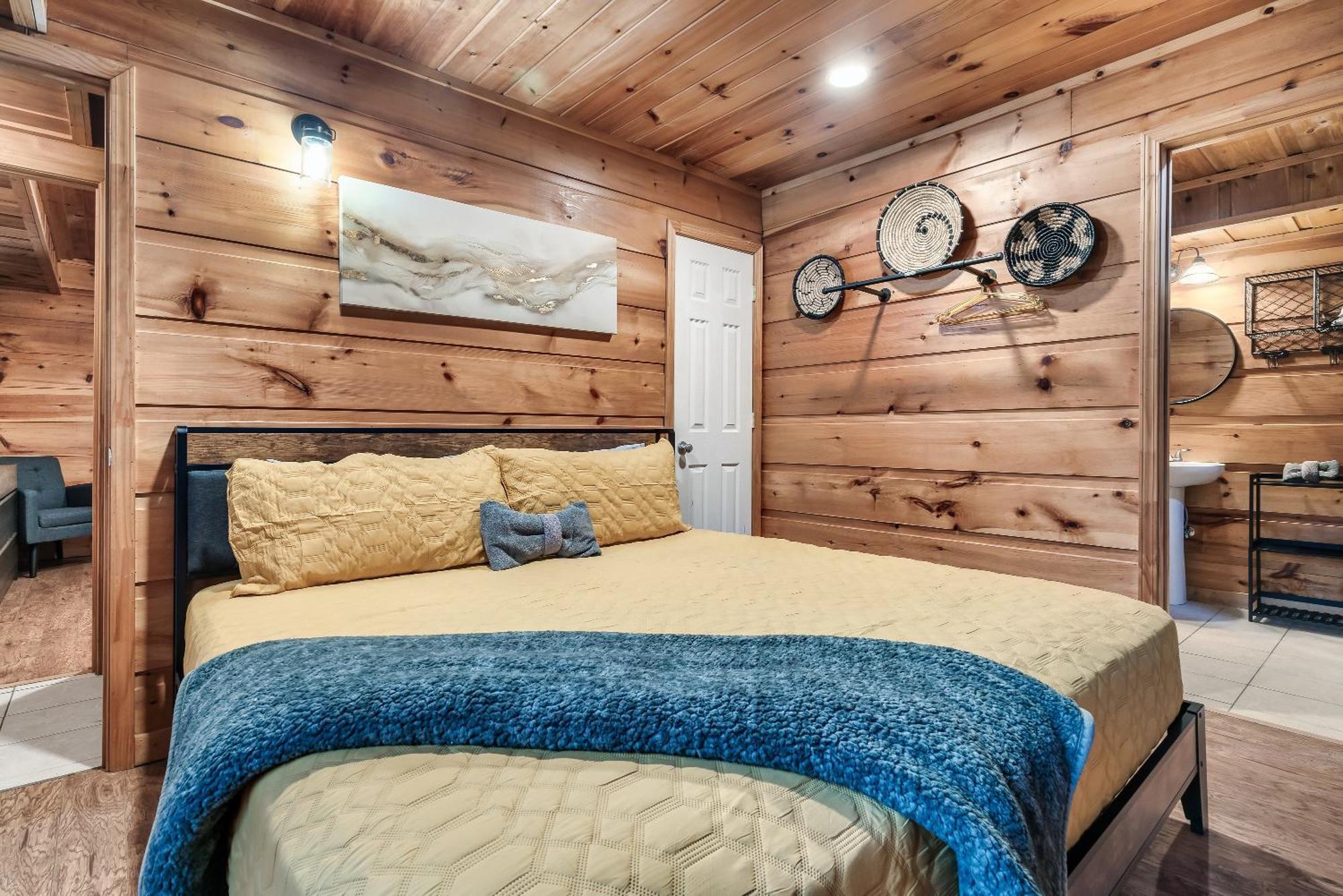 Chalet Mama Bear's Moonshine Ridge