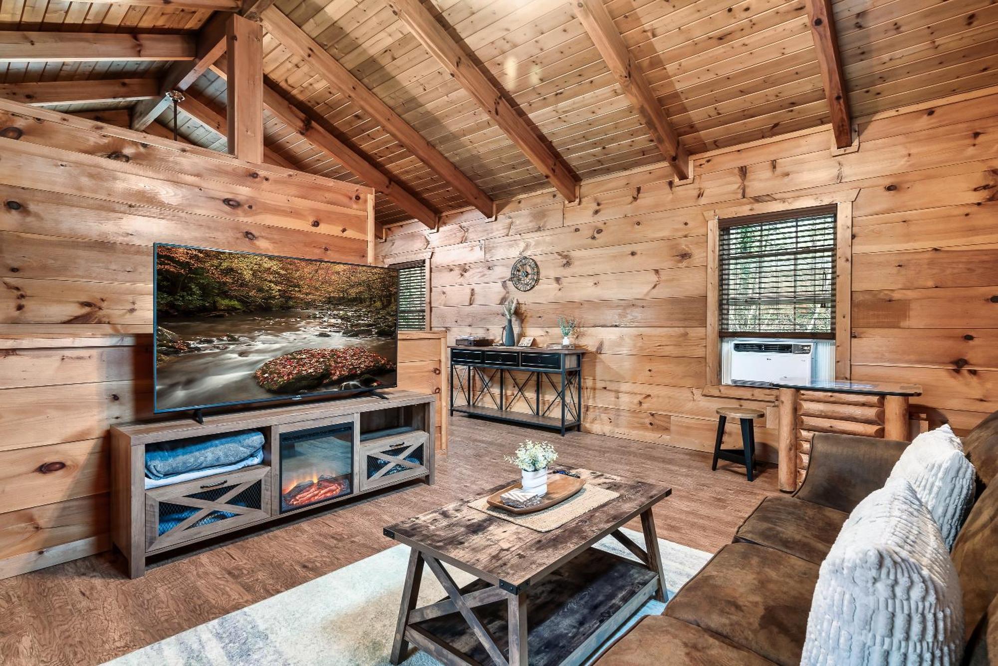 Chalet Mama Bear's Moonshine Ridge *