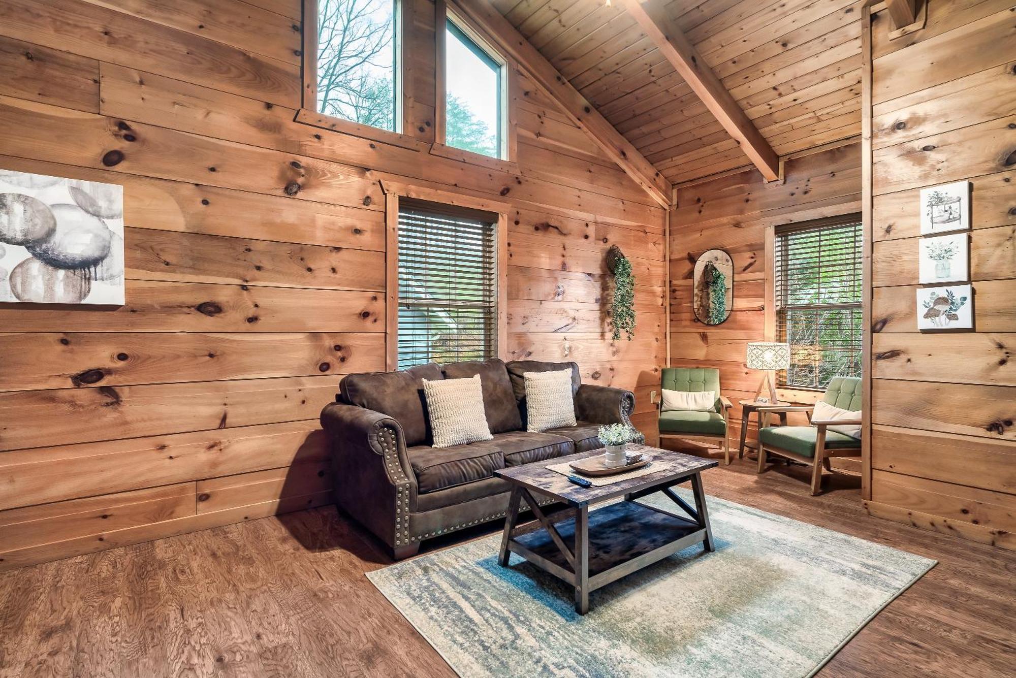 Chalet Mama Bear's Moonshine Ridge *