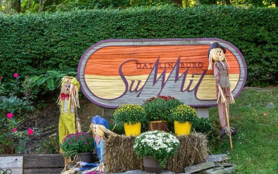 Holiday home New- Lovely 2-bdr2bath With Indoor Pool Hot Tub Wi-fi, Great Location Gatlinburg