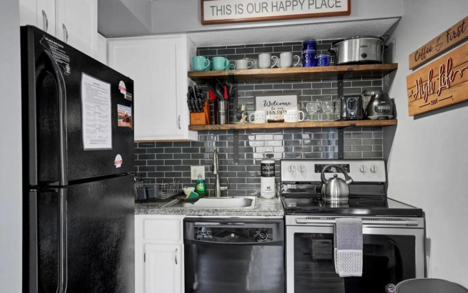 Holiday home New- Lovely 2-bdr2bath With Indoor Pool Hot Tub Wi-fi, Great Location Gatlinburg
