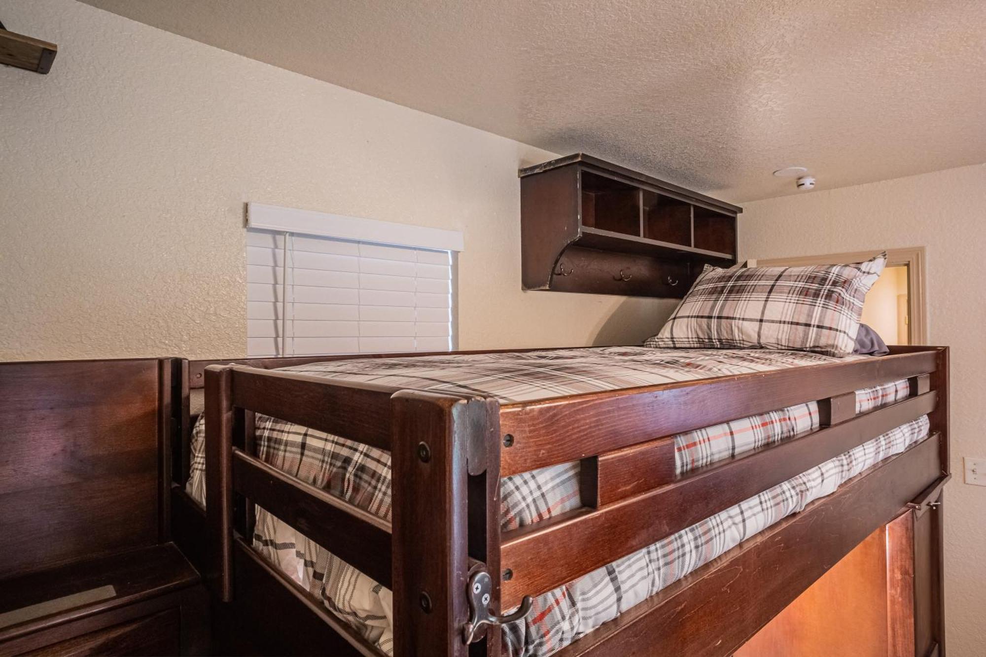 Sasquatch Lode Cd Sleeps 22 * Gatlinburg
