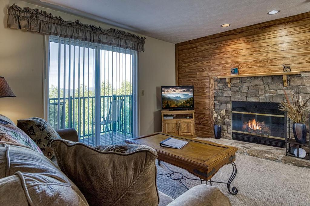 Mountain Escape, Pool, 1089 Free Tickets Each Paid Day, Dollywood And More, Mountain Views Holiday home Gatlinburg