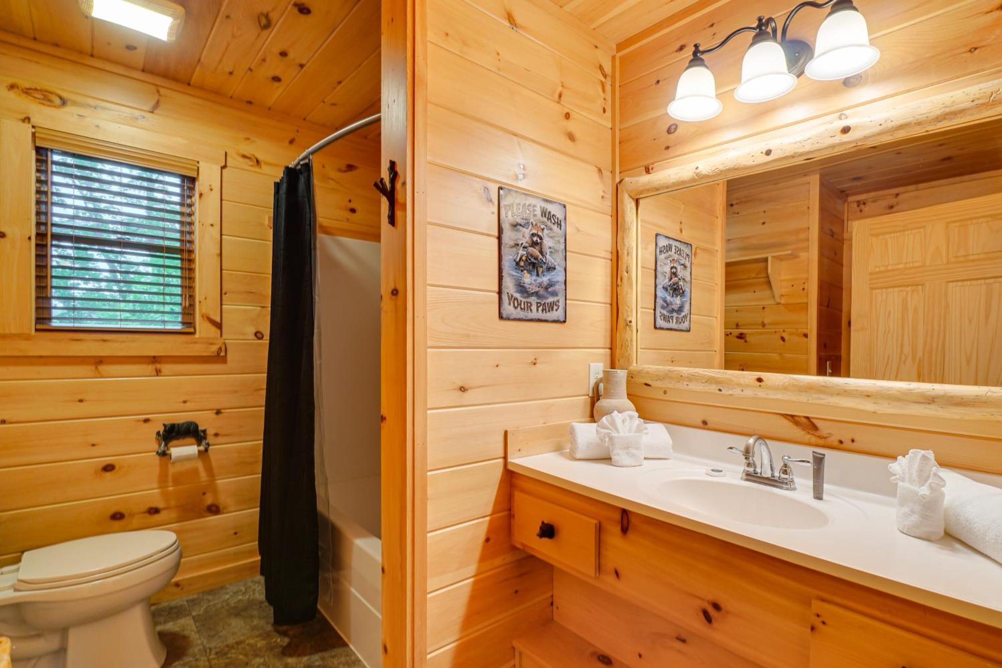 In The Clouds With Hot Tub And Views! Holiday home *