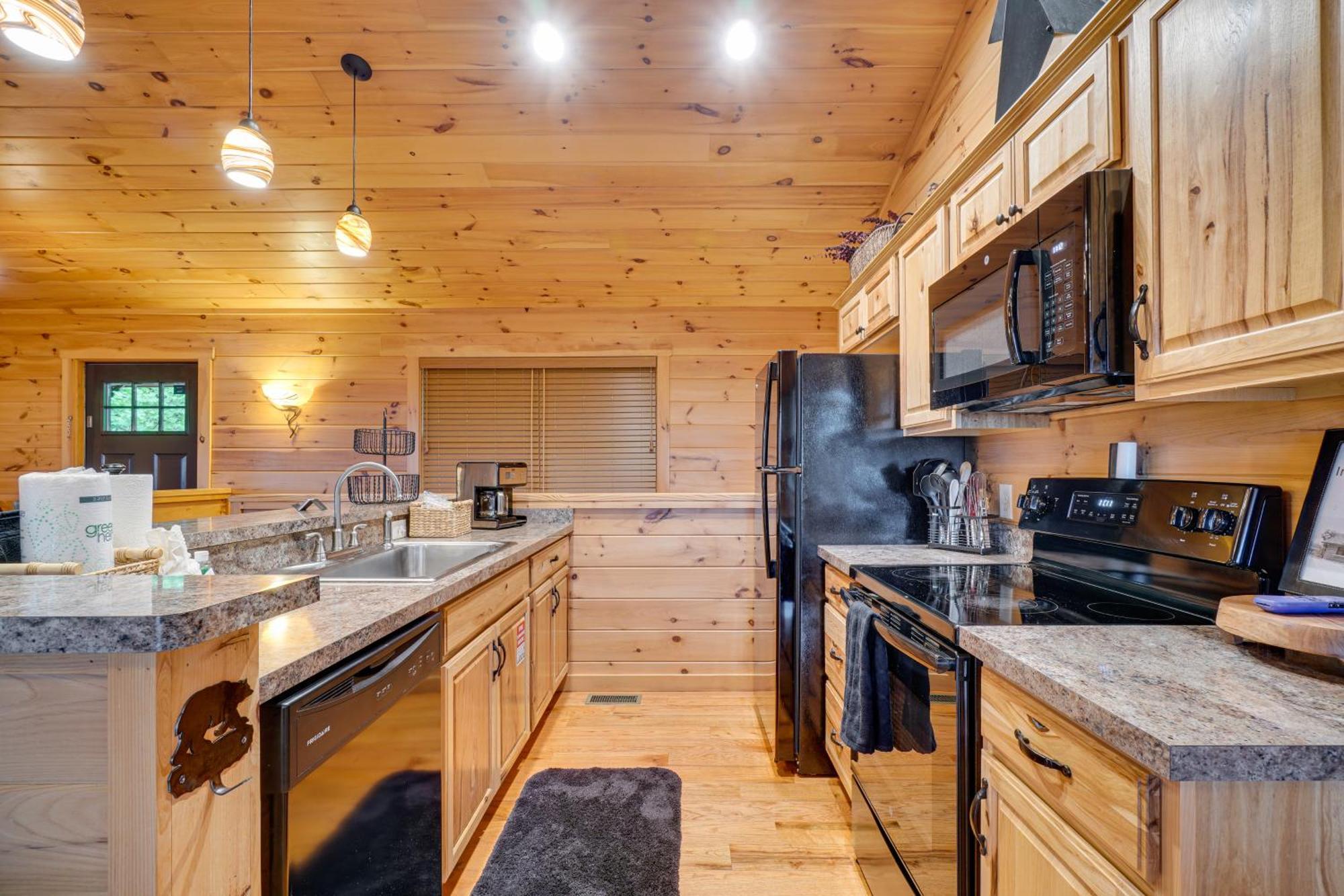 Holiday home In The Clouds With Hot Tub And Views! Gatlinburg