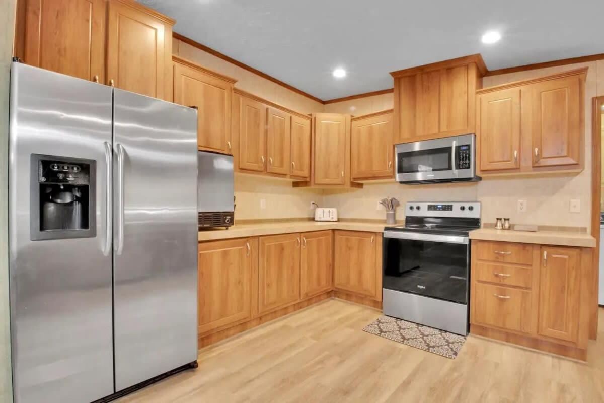 5br Family In With Hot Tub * Gatlinburg
