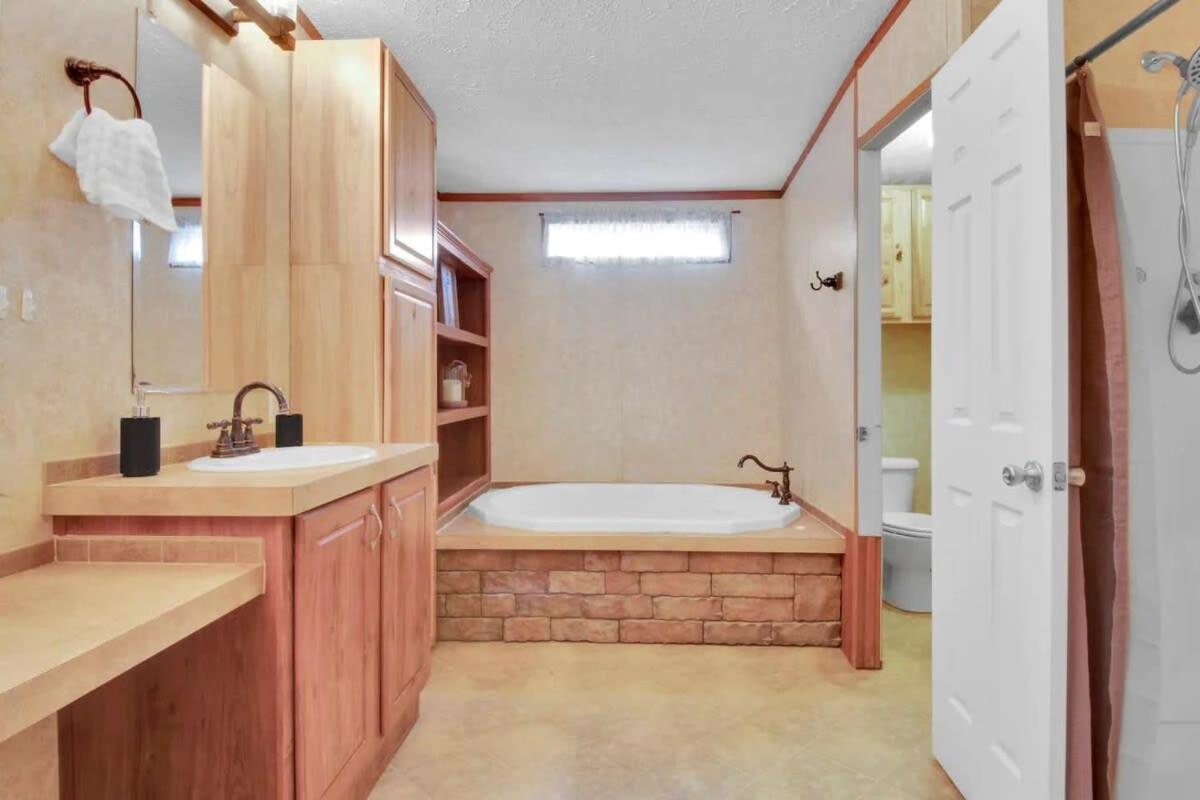 5br Family In With Hot Tub * Gatlinburg