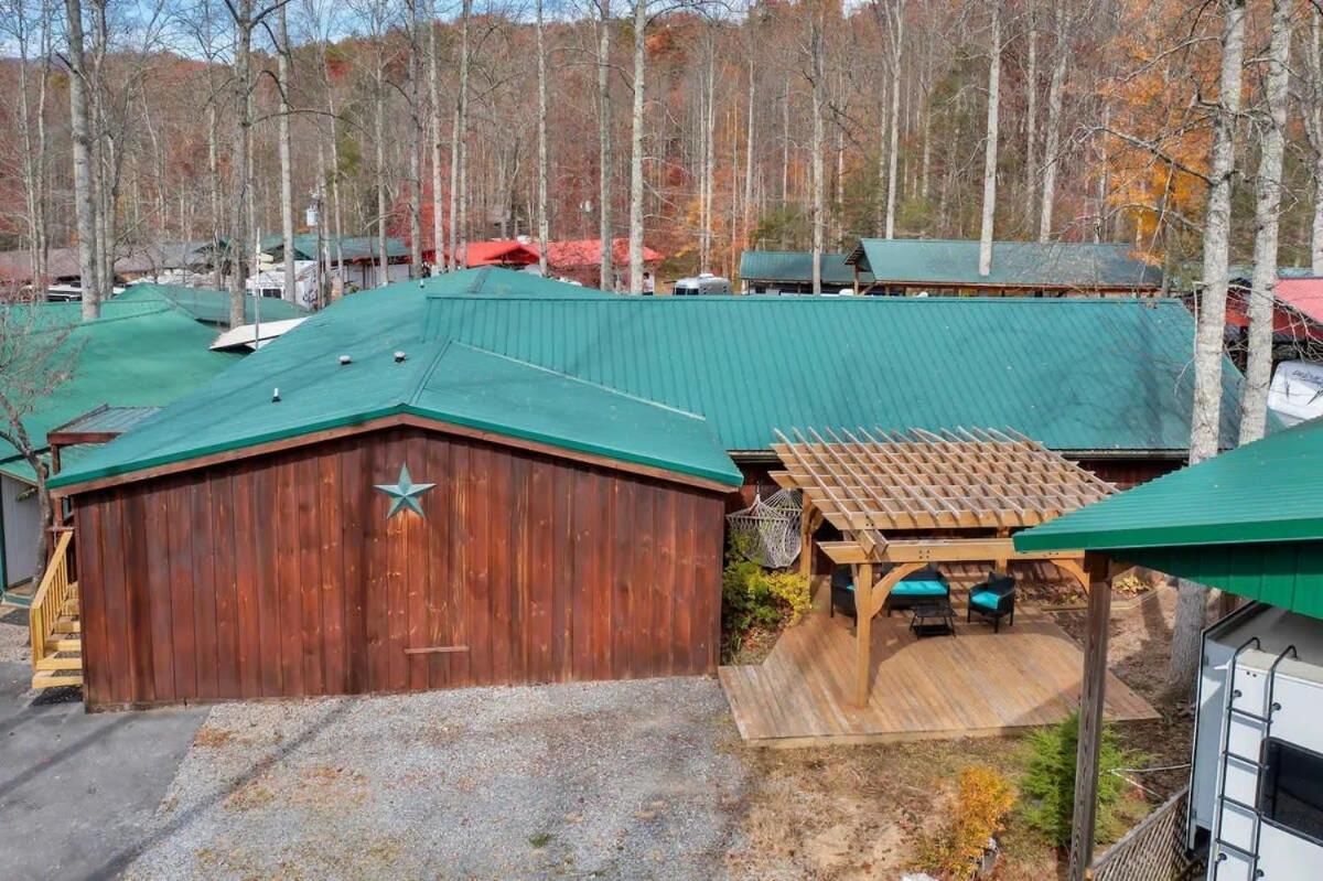 5br Family In With Hot Tub