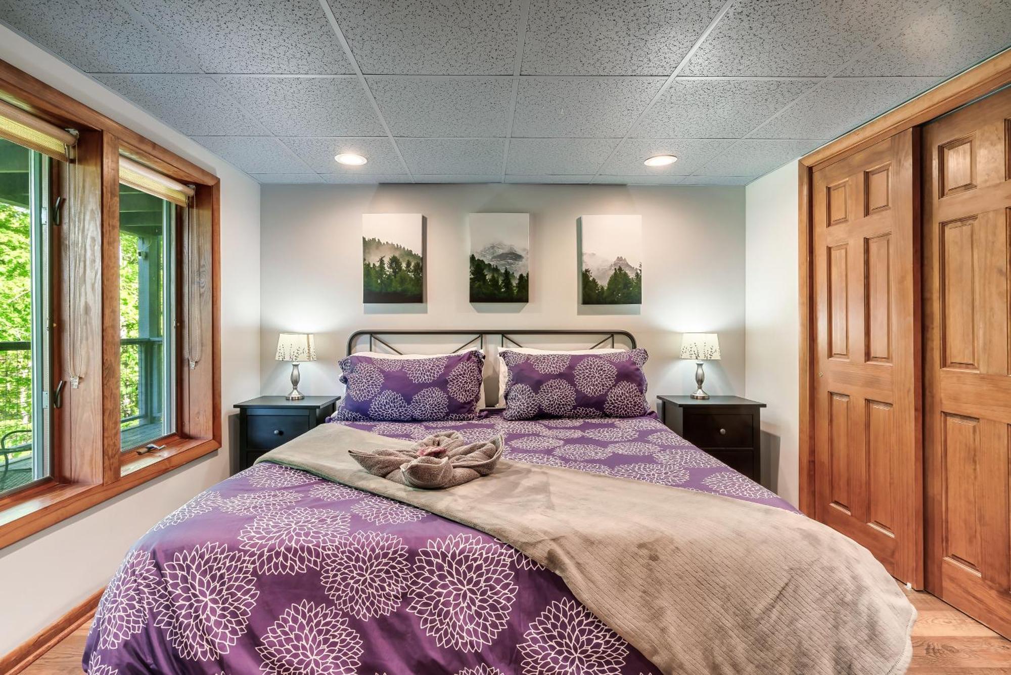 3 Pools! Fire Pit! Hot Tub! Nerf Gun Wall! Arcade! Ping Pong! Pickleball! Holiday home Gatlinburg