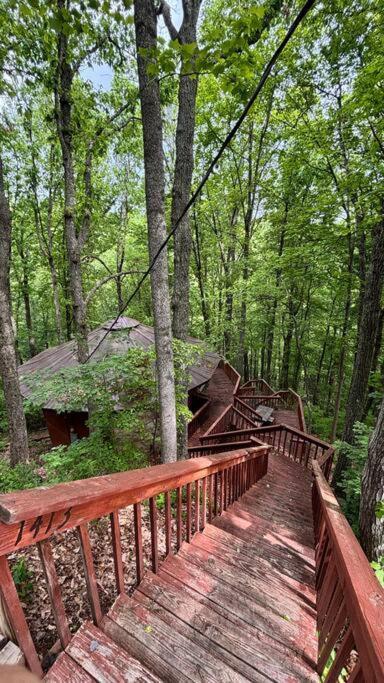 Secluded, Treehouse!