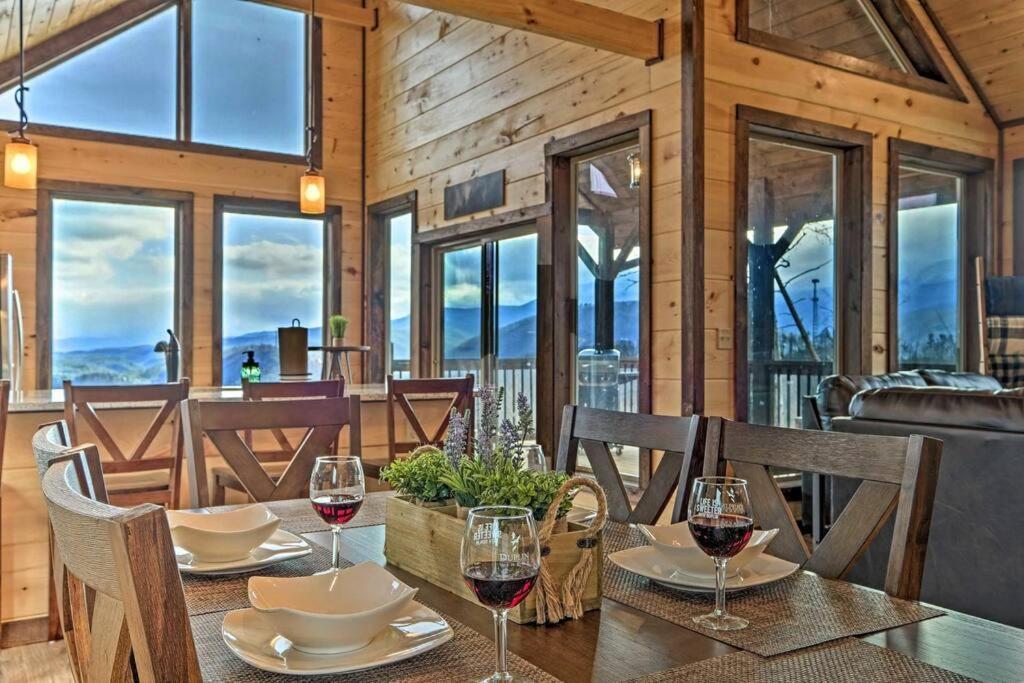 Holiday home Mtview Close To Pkwy Slps 10 3bd-3ba Game Gatlinburg