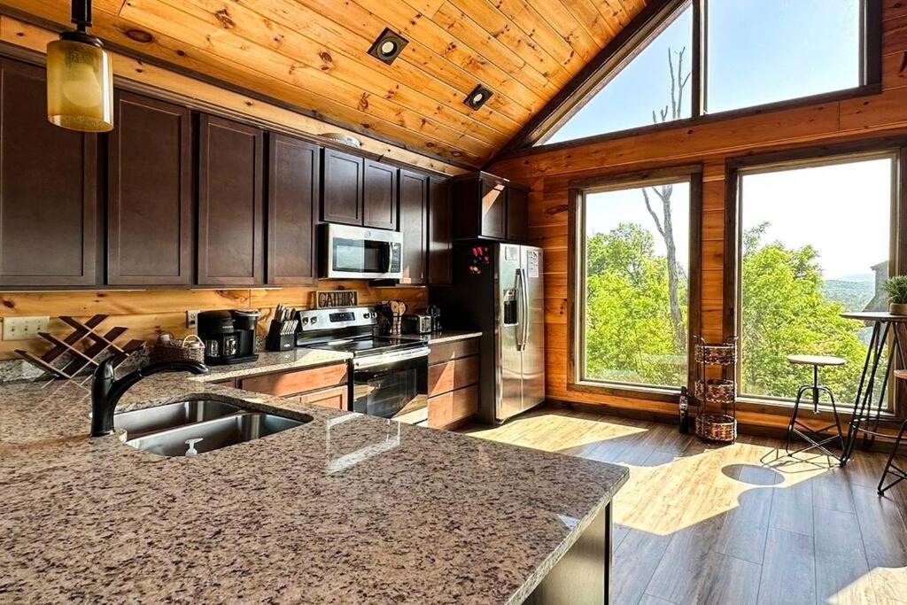 Mtview Close To Pkwy Slps 10 3bd-3ba Game