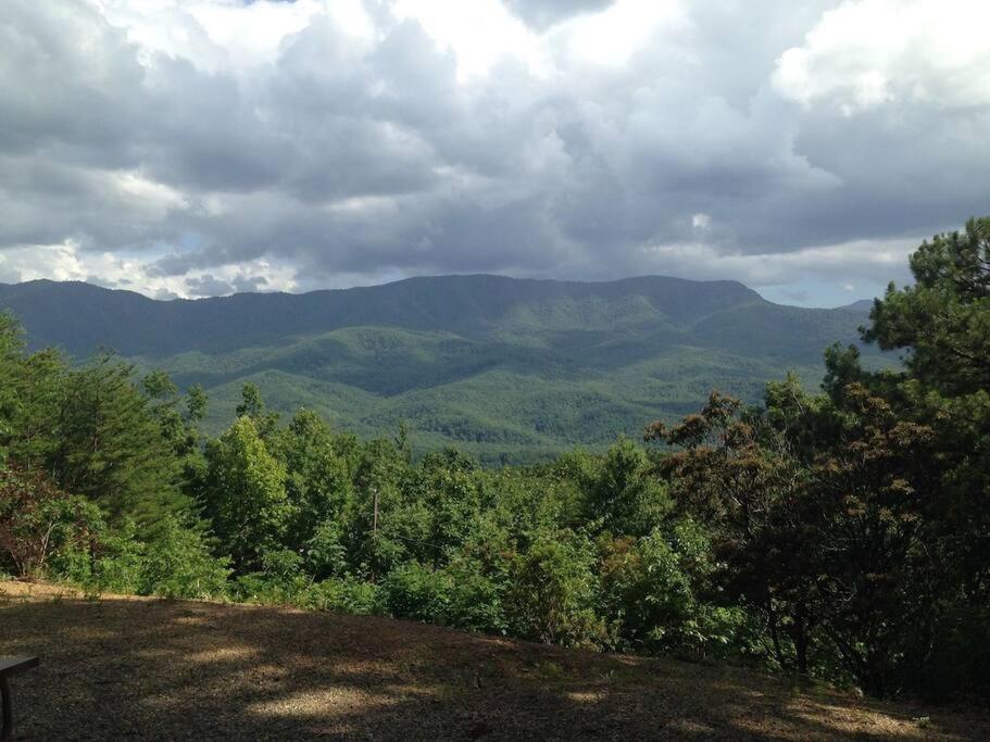 Apartment Eagles View, Luxury Living Amazing Mtn Views! Indoor Pool & Gatlinburg