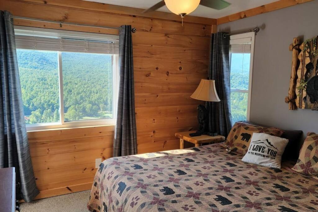 Eagles View, Luxury Living Amazing Mtn Views! Indoor Pool & Gatlinburg