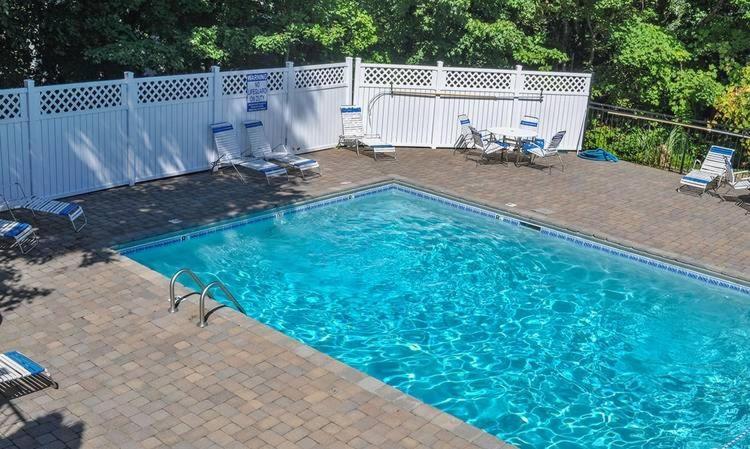Creekside Manor Too *