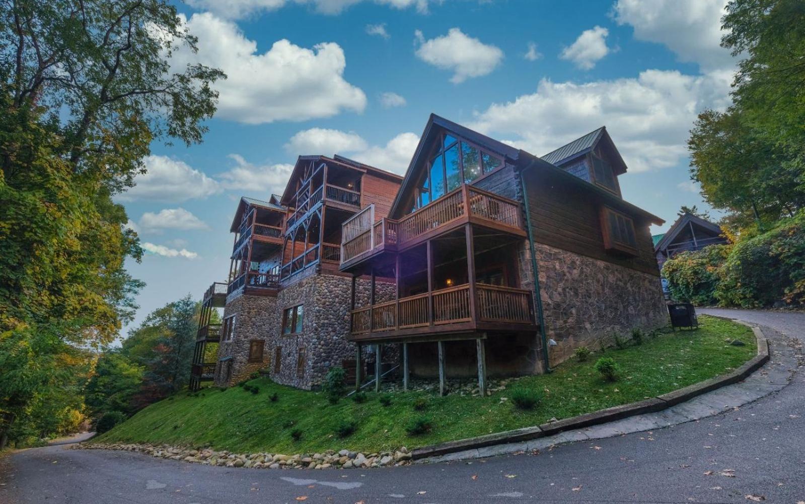 Gigis Getaway * Gatlinburg
