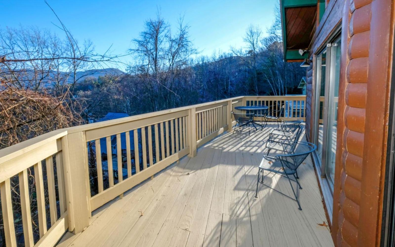 Bearfoot * Gatlinburg