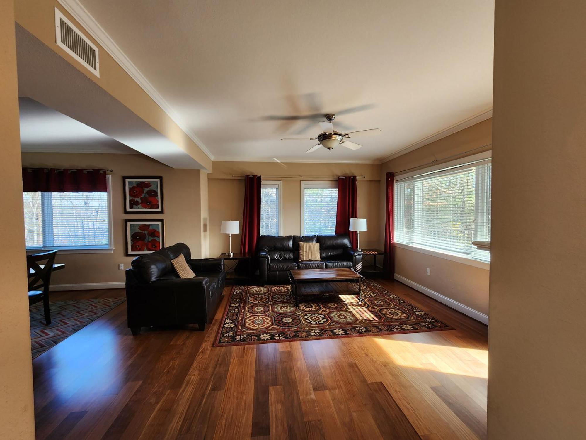 Venus 151 By Stony Brook Apartment *