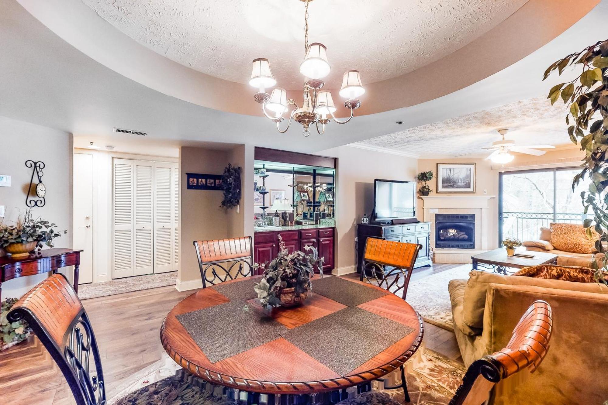 Riverside Escape & Roaring Romance Holiday home Gatlinburg