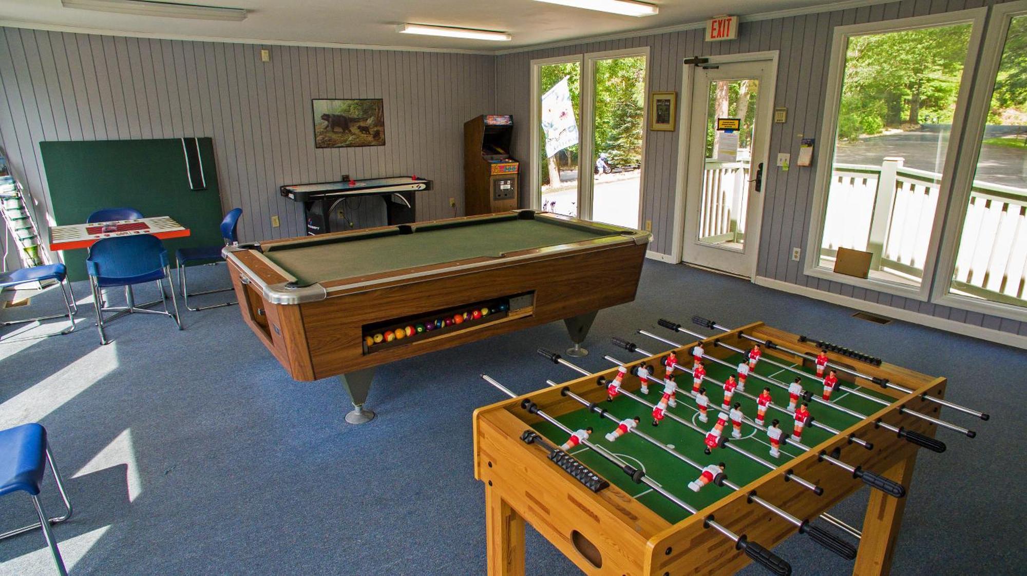 Daya, Hot Tub, Pool Table, 1089 Of Free Attraction Tickets For Each Paid Day, Dollywood And More! Chalet Gatlinburg