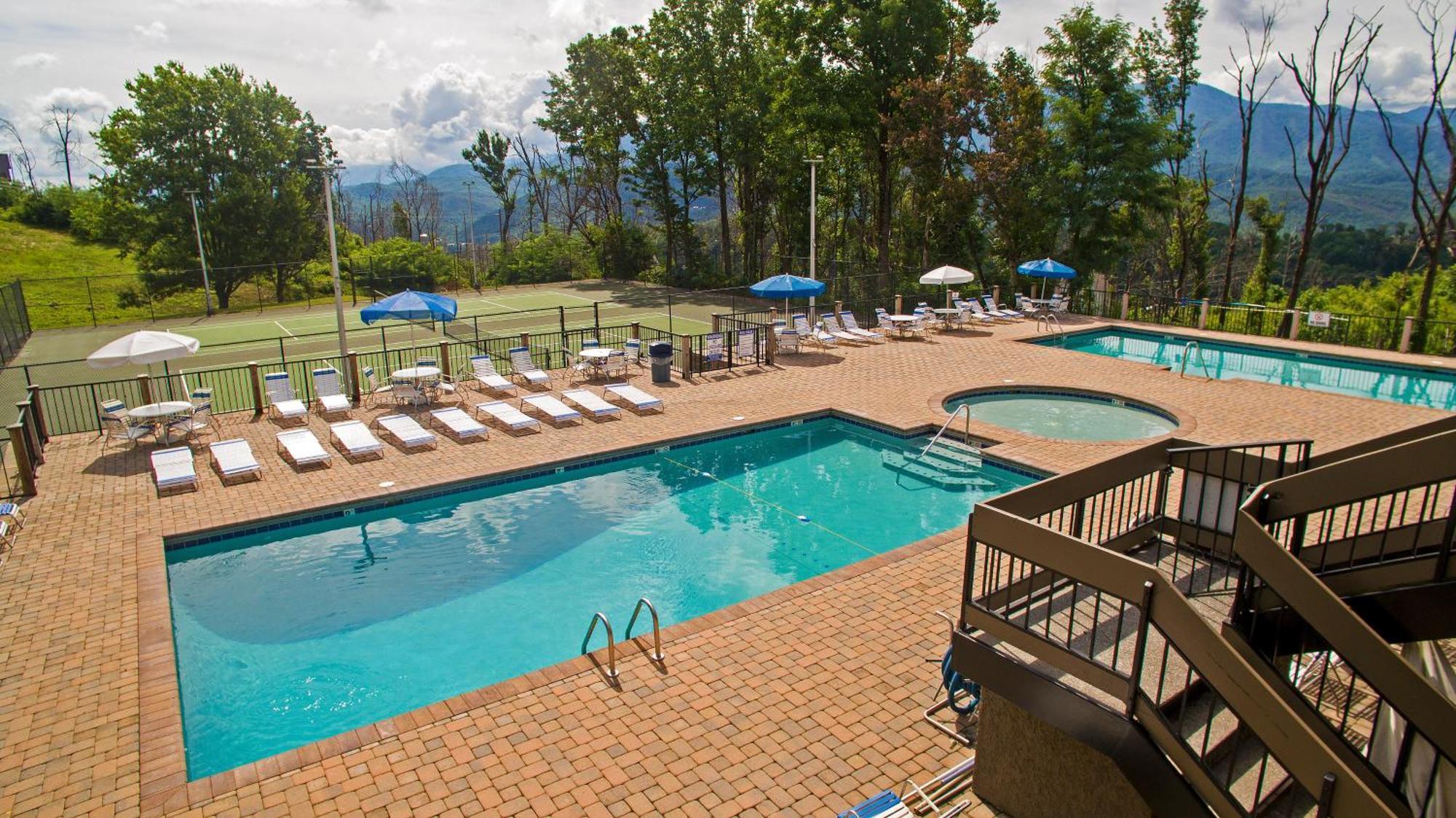 Daya, Hot Tub, Pool Table, 1089 Of Free Attraction Tickets For Each Paid Day, Dollywood And More! * Gatlinburg