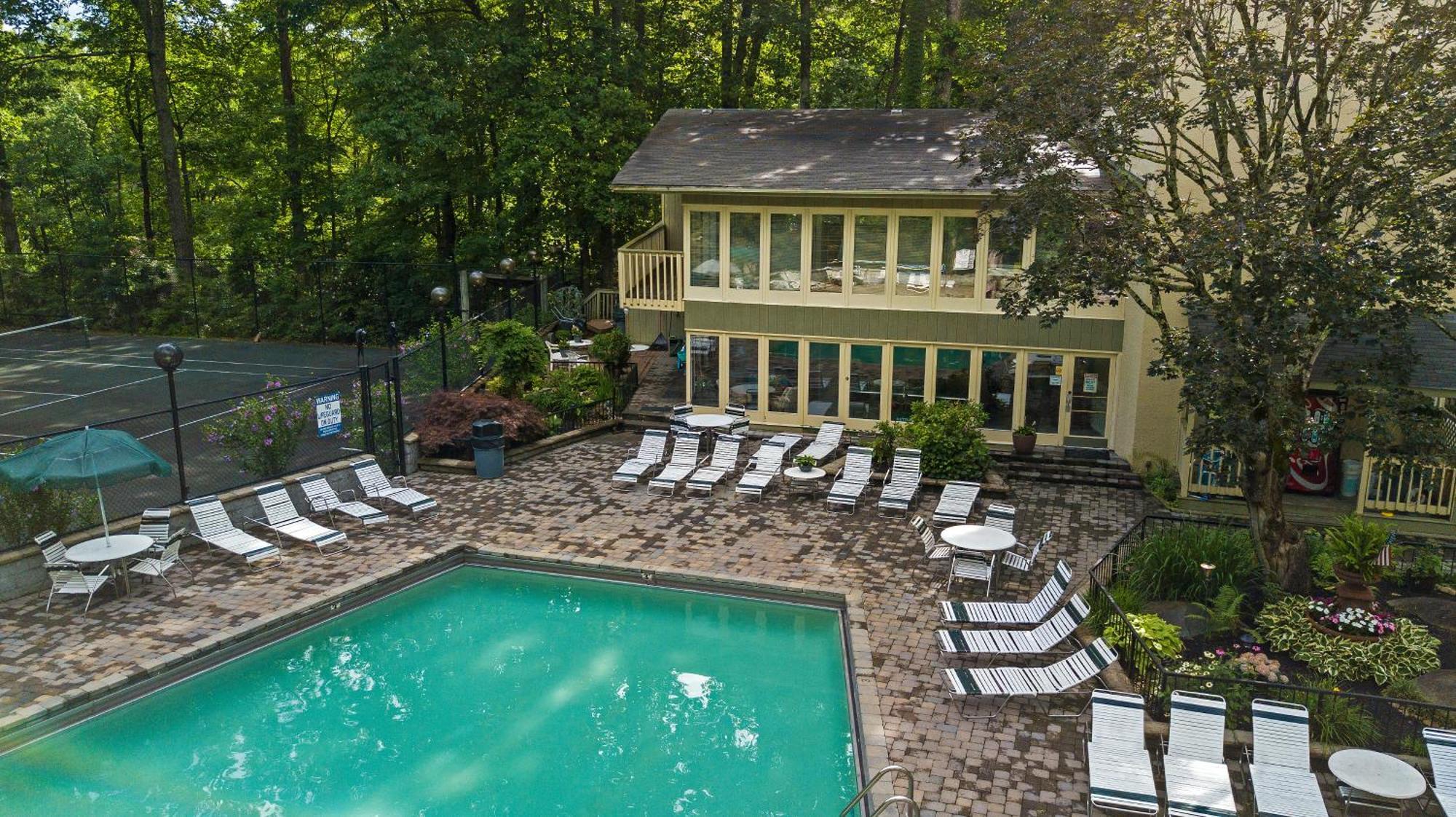 Chalet Daya, Hot Tub, Pool Table, 1089 Of Free Attraction Tickets For Each Paid Day, Dollywood And More! *