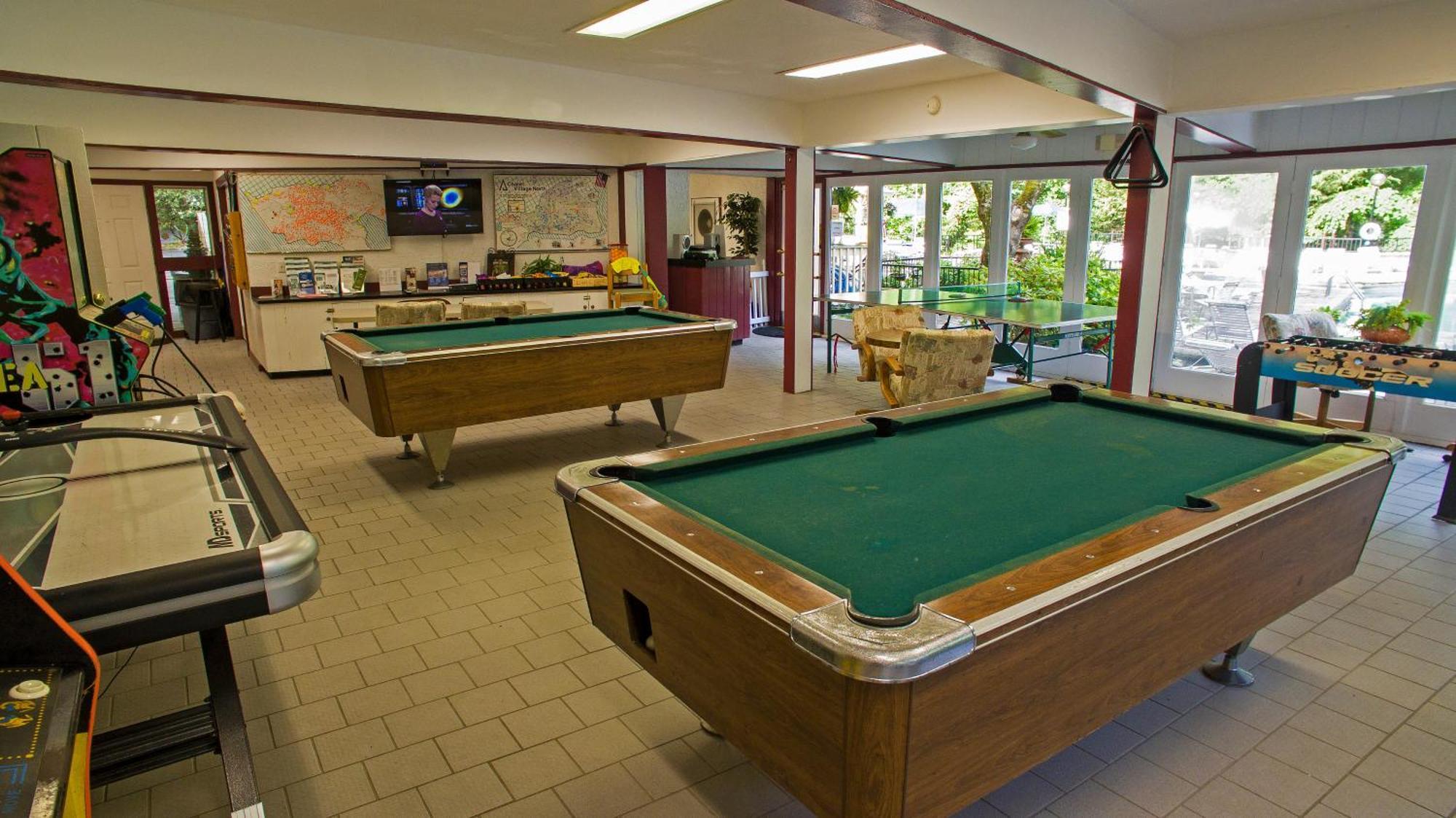Serenity Heights, Amazing Views, Hot Tub Pool Access, 1089 Free Tickets Each Paid Day, Dollywood
