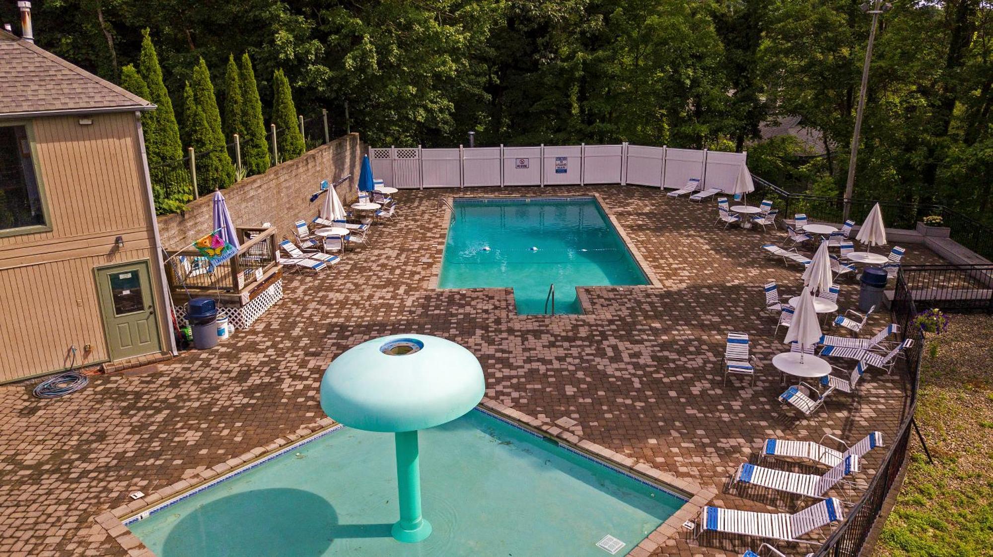 Chalet Daya, Hot Tub, Pool Table, 1089 Of Free Attraction Tickets For Each Paid Day, Dollywood And More! Gatlinburg
