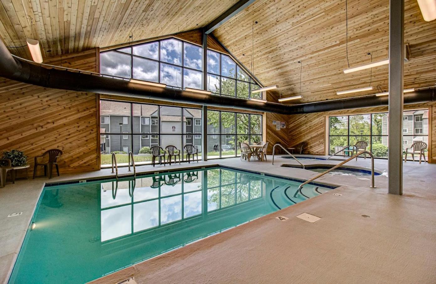 Wow Views!!-mountain Escape-outdoor Pool-close To Downtown-wifi-cable-private Balcony * Gatlinburg