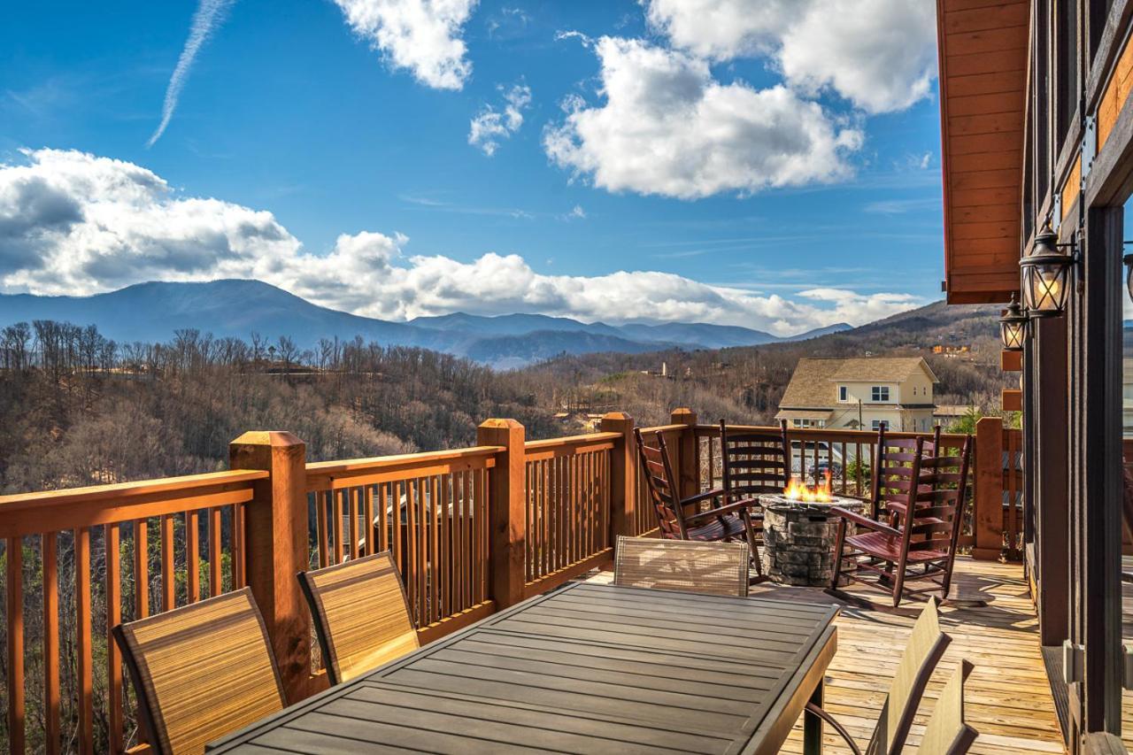 Smoky's Grand View By Stony Brook *