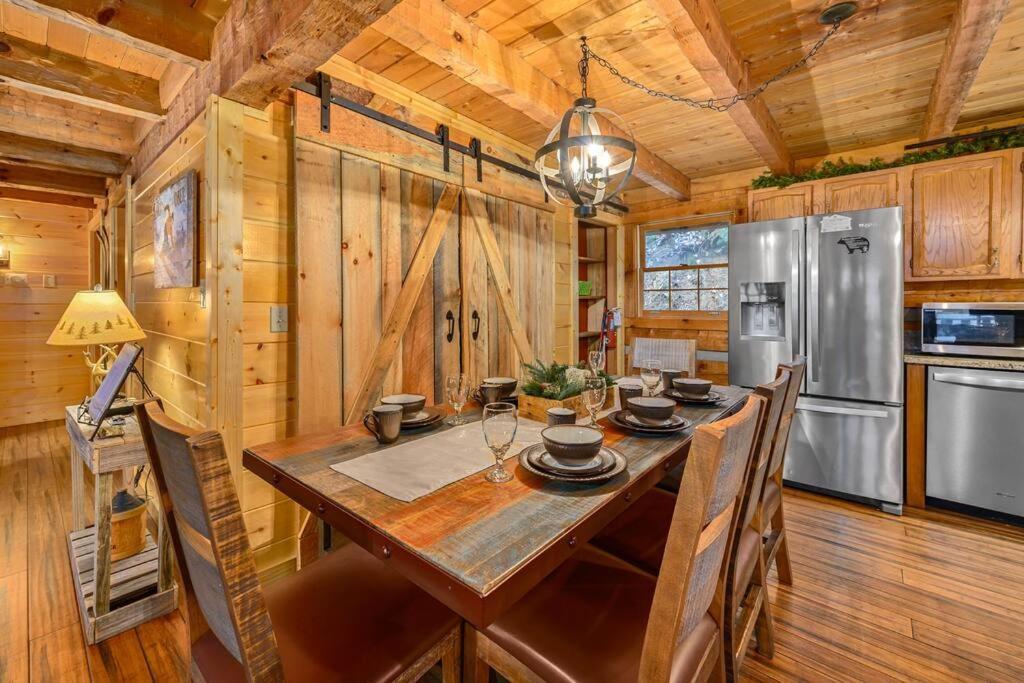 Holiday home Luxury Cabin-amazing Location-arcade-firepit-pool
