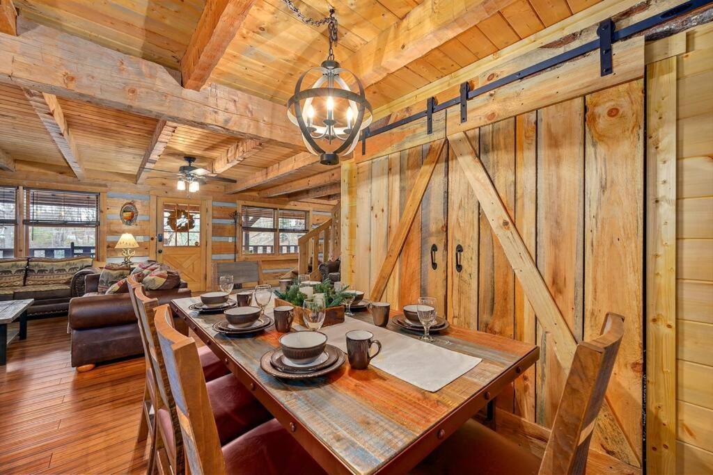 Holiday home Luxury Cabin-amazing Location-arcade-firepit-pool