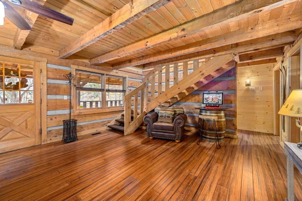 Luxury Cabin-amazing Location-arcade-firepit-pool Holiday home *