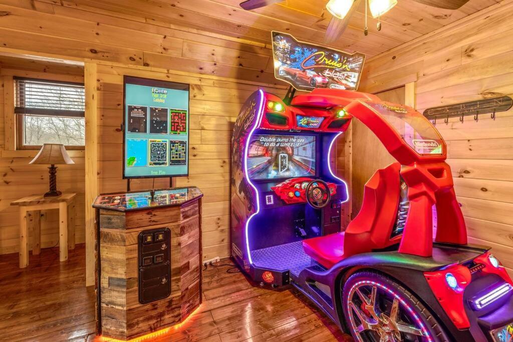 Holiday home Luxury Cabin-amazing Location-arcade-firepit-pool Gatlinburg